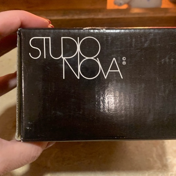 STUDIONOVA GOLDEN POINSETTIA ROUND TRINKET OR JEWELRY BOX WY228/505 - Picture 4 of 11